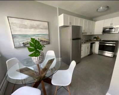 I am looking for someone to take over my part of a 2BR/1BA lease from now until May 31, 2026. The apartment is located in central Salem and available ASAP. The apartment has a modern kitchen and bathroom, in-unit laundry, heat & water included and secured building access with biometric recognition. You will be living with a quiet, respectful female professional who works in healthcare.. 2 Bedro...