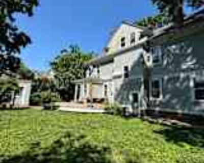 5 Bedroom 4BA 4432 ft² Pet-Friendly House For Rent in New Haven, CT 6 Everit St