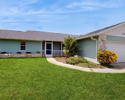 3 Bedroom 2BA Retreat Vacation Rental in Lemon Bay Retreat, Englewood, FL