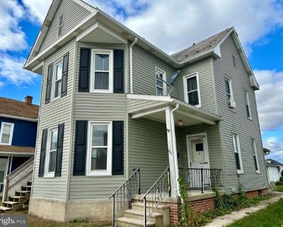 349 North St. This 2 Bedroom Apartment is available for immediate occupancy. Proposed Tenant(s) must complete an online application to be considered by the owner. Washer and Dryer are available in the apartment, however the owner does not give warranty and will not repair or replace them once something happens to them. First month and Security Deposit required at move in. Tenant(s) responsible ...