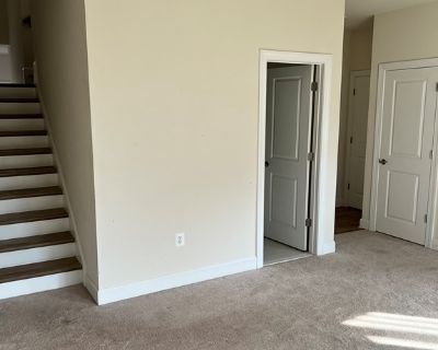 Pet friendly $1,500 per month room to rent in Lee Manor