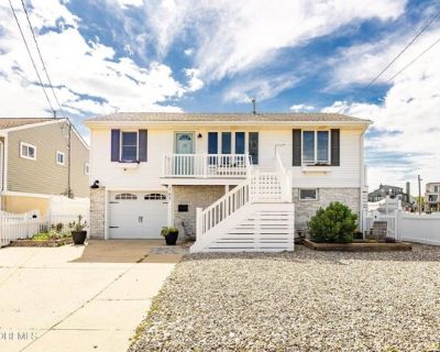 Th Ave, Manasquan, Condo For Rent