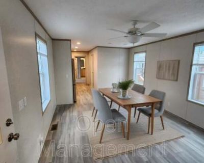 3 Bedroom 2BA 1120 ft Pet-Friendly Apartment For Rent in Boone, IA