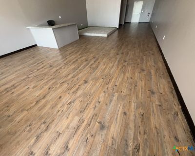 2710 S Clear Creek Road 109. Property for Rent in Killeen, TX for $1,845. This 20,049 square foot property was built in 2015 on a lot size of 4.664.. This property is a short distant from the main gate of Fort Hood and is in an upscale center with both Retail and residential tenants. Great looking center with good visibility and access. Base Rent is $1.80 psf monthly ($21.60 annual) and the NNN...