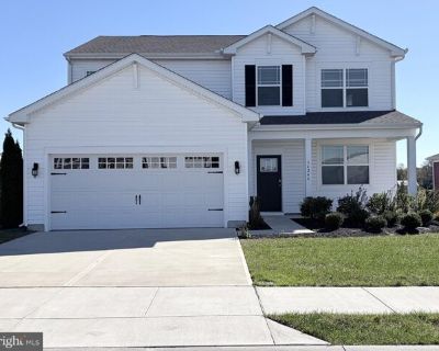 34246 Skyflower Loop. If you are currently working with an agent, please contact them to schedule a tour. If you do not have an agent, we can connect you with one who can assist you. Located in the highly desirable Headwater Cove community, this spacious 5-bedroom, 3.5-bathroom, D.R. Horton Ellerbe model offers over 2,800 square feet of thoughtfully designed living space. This home features a t...