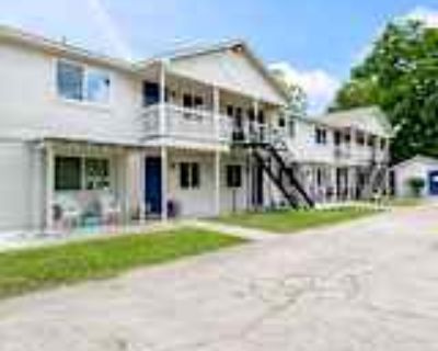 2 Bedroom 1BA Apartment For Rent in Alvin, TX 1312 W Adoue St unit 2