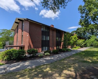 2 Bedroom 1BA 1154 ft Condo For Sale in Andover, MA
