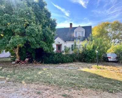 4 Bedroom 1BA 1100 ft Single Family House For Sale in Sidell, IL