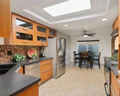 Private room with shared bathroom in a House, Lake Forest, CA 92630