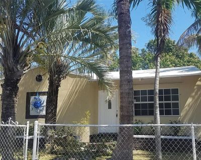 1 Bedroom 1BA 700 ft Furnished House For Rent in Fort Lauderdale, FL