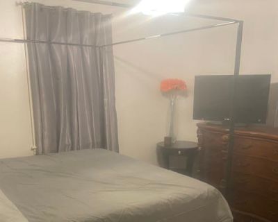 Private room with shared bathroom in House with , Seat Pleasant , MD 20743