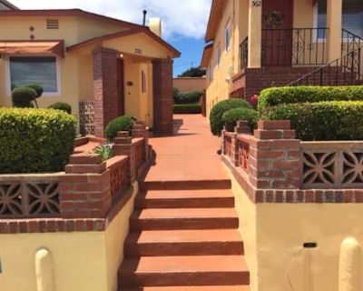 Private room with shared bathroom in an apartment with 1 roomie