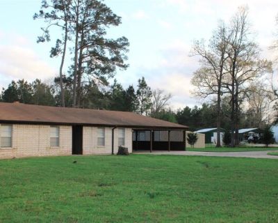 5074 E FM 1988. 3 Bedroom 1/1 bathroom. Circular concrete driveway and covered attached Carport. Covered back porch to relax and enjoy country living at its best. This home is sitting on a 1.5+ acres lot that has never flooded and is Fenced/crossed. Has also easy access at FM 1988. Within minutes of shopping and dining in Livingston.. 3 Bedroom. 1.5 Bathroom. 1279 ft