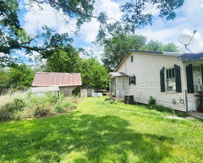 3 Bedroom 1BA 960 ft Single Family House For Sale in Granby, MO