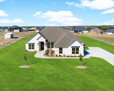 4 Bedroom 3BA 2469 ft Single Family Home For Sale in WEATHERFORD, TX