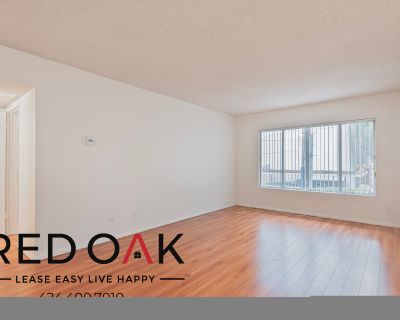 319 S Clark Dr. Beautiful One Bedroom with Central Heat & A/C, Hardwood Floors, Kitchen Appliances, On-Site Laundry, and Garage Parking Included ~ In Beverly Hills! Key Features: ~ Naturally Lit: Large windows fill the space with natural sunlight. ~ Hardwood Floors: Enjoy beauty and durability. ~ Climate Control: Central heat and A/C. ~ Kitchen: Custom cabinets, tile counters & kitchen applianc...