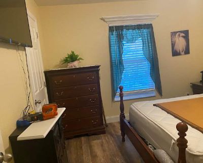 Private room with shared bathroom in a House, Cape Coral, FL 33909