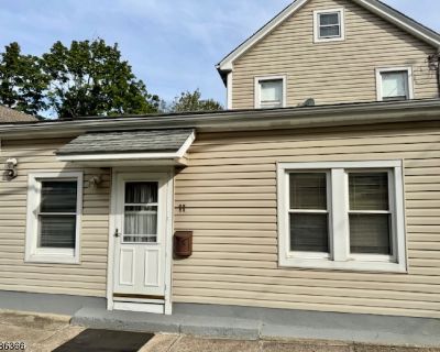 1 Bedroom 1BA Furnished Apartment For Rent in Little Falls Twp., NJ