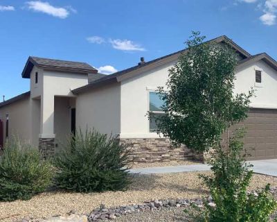 Newer Home in Metro Park Village. With rich history and beautiful cotton fields, Las Cruces is home to agriculture and great weather . In unit laundry Dishwasher Range Refrigerator Unit Amenities dishwasher in unit laundry range refrigerator. limit. 4 Bedroom. 2 Bathroom. 1900 ft