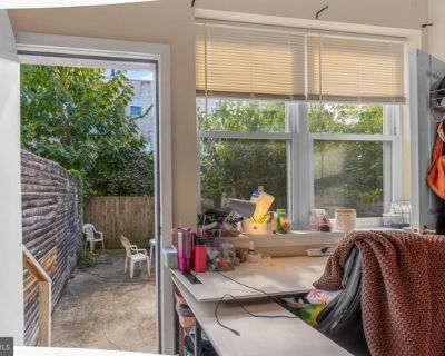 1724 Monument St Unit B. Available August 2026! It is a 4 bed/4 bath apartment. The building was constructed in 2016 and the apartment features central AC and Heating, washer and dryer, backyard access, lot of natural light. All the rooms easily fit a full/queen-sized bed, desk, dresser and have well-sized closets. There is a breakfast and a living area in the apartment! Tenants pay for utiliti...