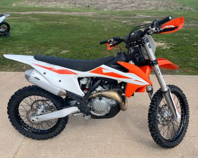 Condition: Used, Make: KTM, Model: 450 SX-F, Year: 2019, Color: Orange / White, Dealer: Pro Motorsports, Phone: 319-758-6117. POWER SUPREMACY The championship winning KTM 450 SX-F is a proven formula that is the industry benchmark. For 2019, this new machine takes the next step in efficient performance and easy handling. It is fitted with a newly designed, extremely compact, single overhead cam...