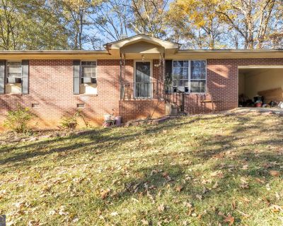 3 Bedroom 1BA 1056 ft Single Family House For Sale in Hartwell, GA