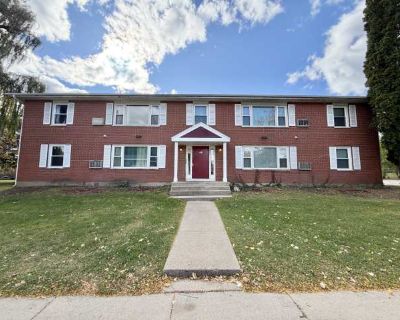 3 Bedroom 2BA 1120 ft Apartment For Rent in Madison, WI