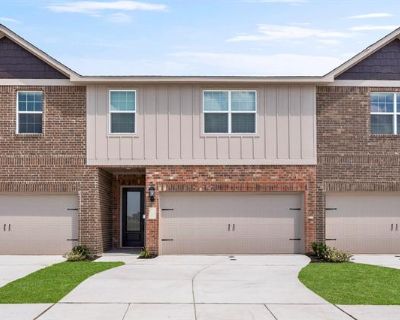 3 Bedroom 3BA Home For Rent in Pilot Point, Texas