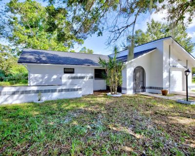 3 Bedroom 2BA 1411 ft Apartment For Rent in Lake Placid, FL