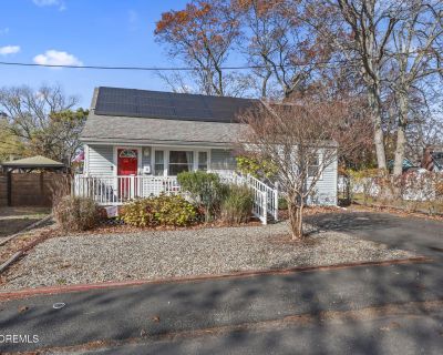 3 Bedroom 1BA 1380 ft Single Family House For Sale in Brick, NJ