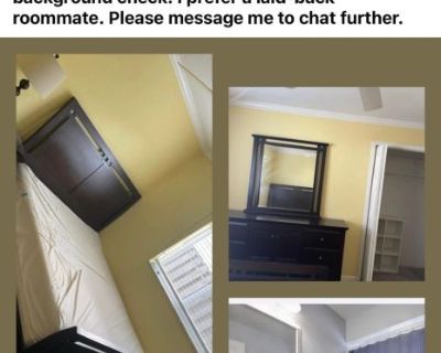 $1000 Rent, security deposit $500 required. Available Now
Price covers rent with shared bathroom, utilities, basic WiFi, street parking in-front of the house, full access to kitchen and washer/dryer in unit. 
Female or Male Roommates Welcome.
Message me here or instagram Kimsta162018