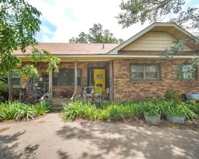 Valentine Rd, Jermyn, Farm House For