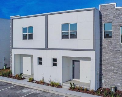 5 Bedroom 4BA 2020 ft Apartment For Rent in Davenport, FL