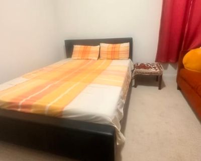 Private room with own bathroom in House with , Manteca , CA 95337
