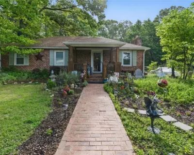 3 Bedroom 2BA 1725 ft Single Family Residence For Sale in Ashland, VA