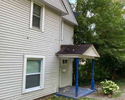 2 Bedroom 1BA 1500 ft Pet-Friendly House For Rent in Ashtabula, OH