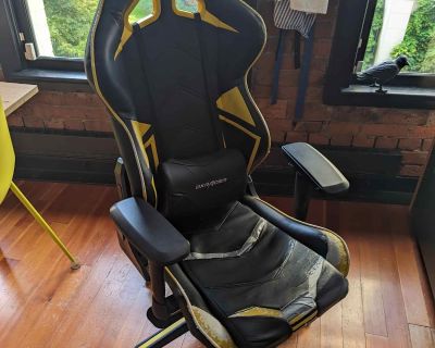 DXRacer Gaming Chair