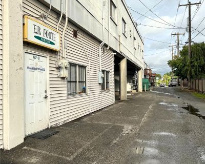 1 Bedroom 10000 ft Warehouse For Rent in Burien, WA