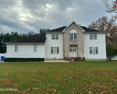 6 Bedroom 3BA 2755 ft Apartment For Rent in Eatontown, NJ