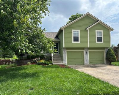 3 Bedroom 2BA 2958 ft Single Family House For Sale in Raymore, MO