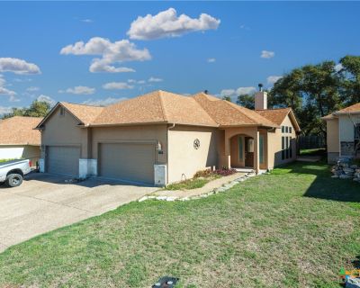 2 Bedroom 2BA 1416 ft Single Family House For Rent in Canyon Lake, TX