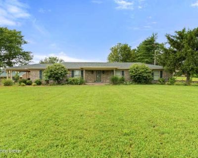 4 Bedroom 4BA 3167 ft Single Family Home For Sale in SHEPHERDSVILLE, KY