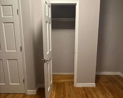 Shared room with shared bathroom in an apartment, Manhattan, NY 10024