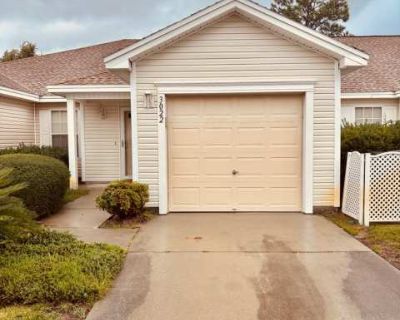 2 Bedroom 2BA 1200 ft Apartment For Rent in Lynn Haven, FL