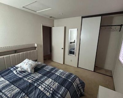 Available on: november 29. Furnished. Pet friendly. Parking available * Internet included * Cat friendly * Dog friendly * Children friendly * Students welcome * 40+ years welcome Alfonso will require background checks for this room Learn more. We have a private room for rent, furnished or unfurnished in a peaceful home, ideal for medical professionals, doctors, nurses, or any full-time professi...