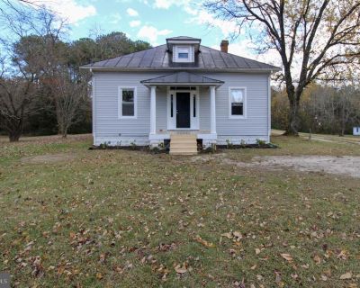3 Bedroom 1BA 1162 ft Single Family House For Sale in Callao, VA