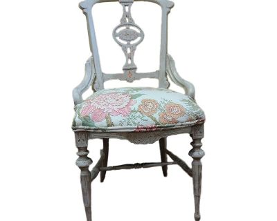 Early 20th Century Antique Vanity Chair