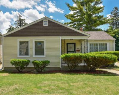 3 Bedroom 2BA 1882 ft Single Family Home For Sale in MILWAUKEE, WI