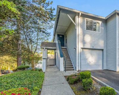 3 Bedroom 2.5BA 1213 ft Pet-Friendly Apartment For Rent in Federal Way, WA