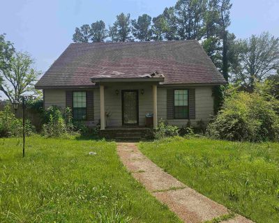 4 Bedroom 3BA 2000 ft Single Family House For Sale in Brownsville, TN